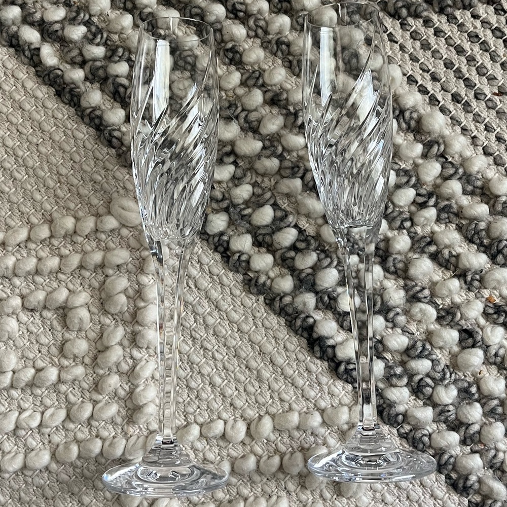 NWOT MIKASA Elegant Crystal Champagne Flutes - Picture 6 of 8